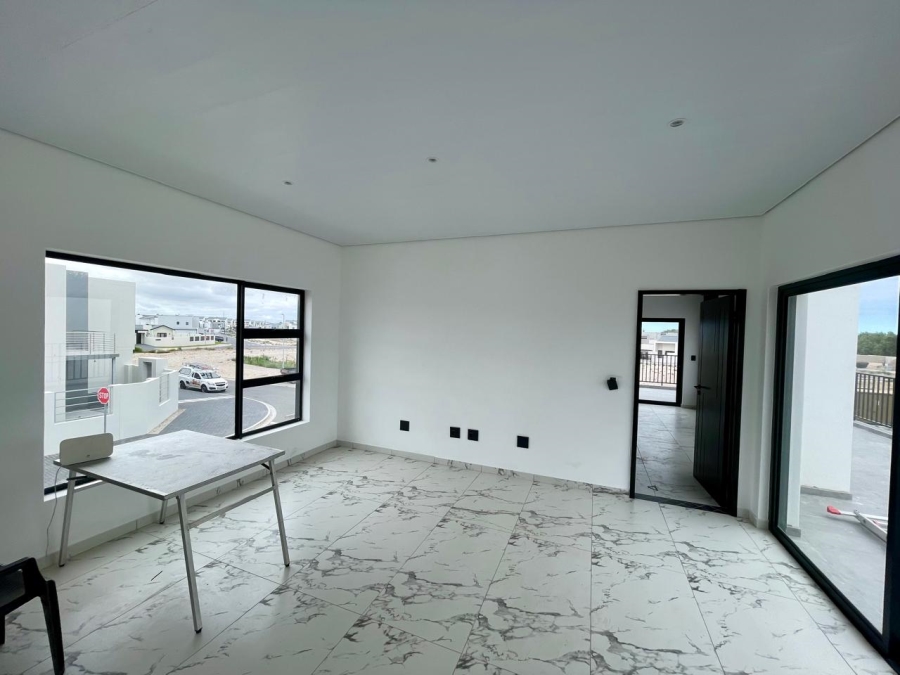 4 Bedroom Property for Sale in Sandown Western Cape